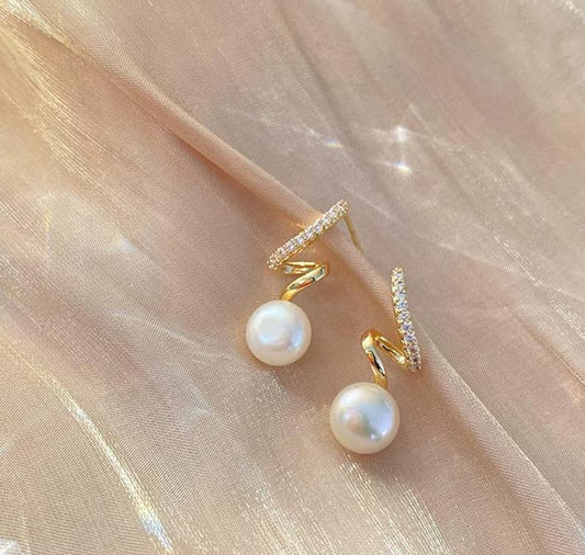 Gold plated zig zag Pearl Earrings