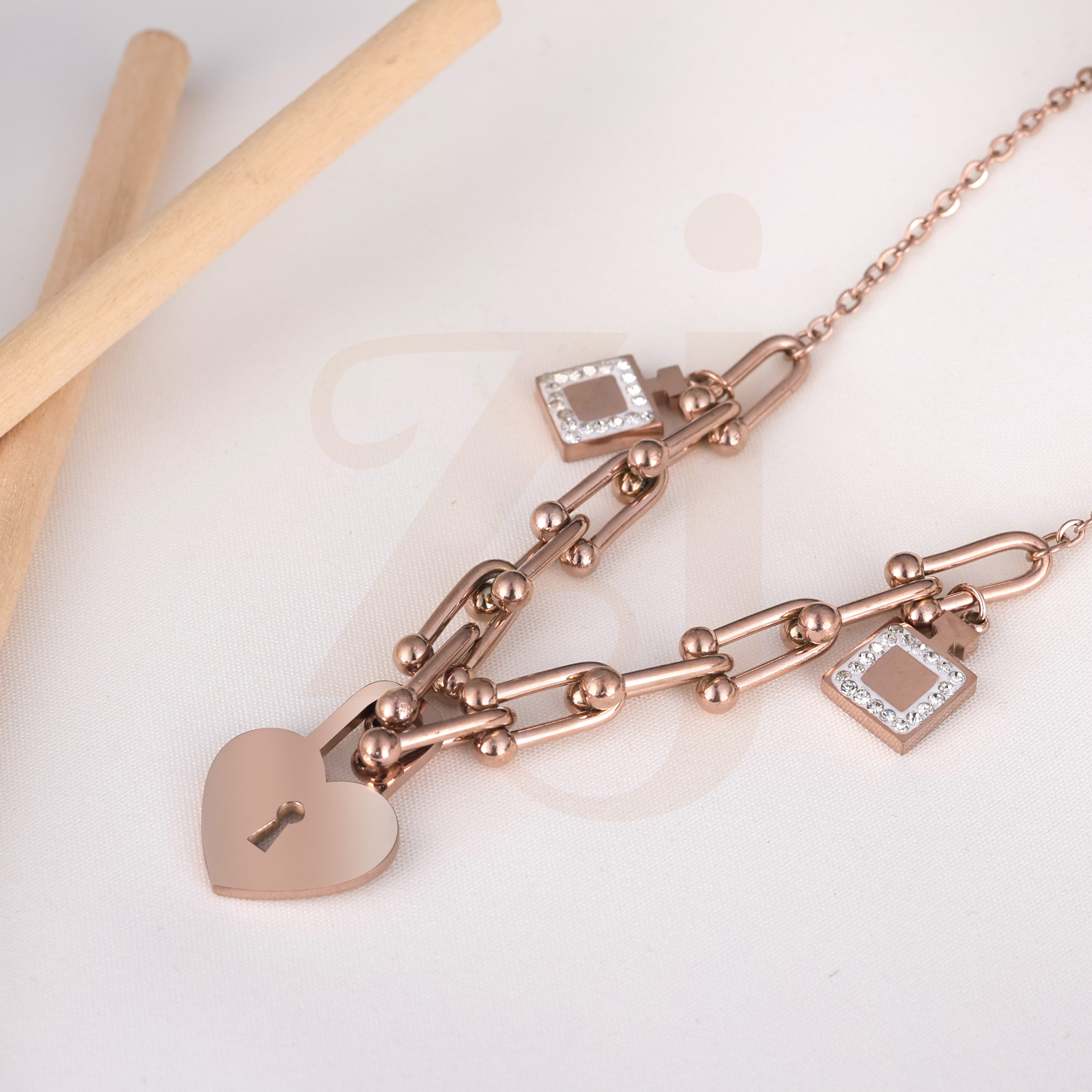 Charming rose gold-plated stainless steel pendant and necklace,